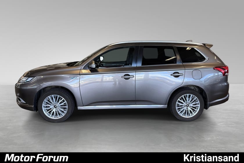 Bilde 2 av Mitsubishi Outlander PHEV Instyle+ 2.4 AWD/ Skinn/ Acc/ H.feste/ 360/ Dab/ +++
