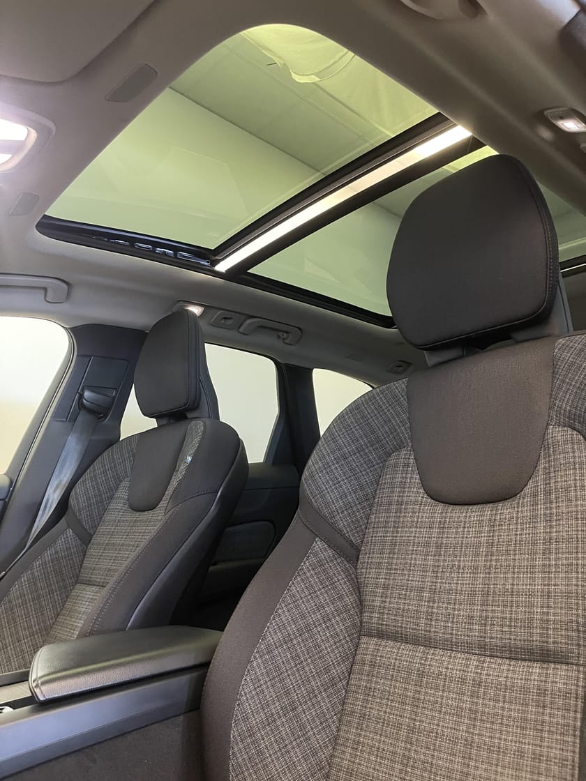 Bild 4 av Volvo XC60 Recharge T6 Core Edition / Tonade rutor / Navigation /