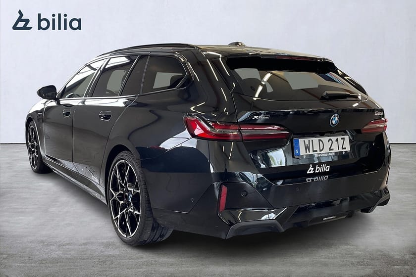 Bild 2 av BMW 550e xDrive Touring 550 M Sport Pro B&W Panorama Kamera Drag