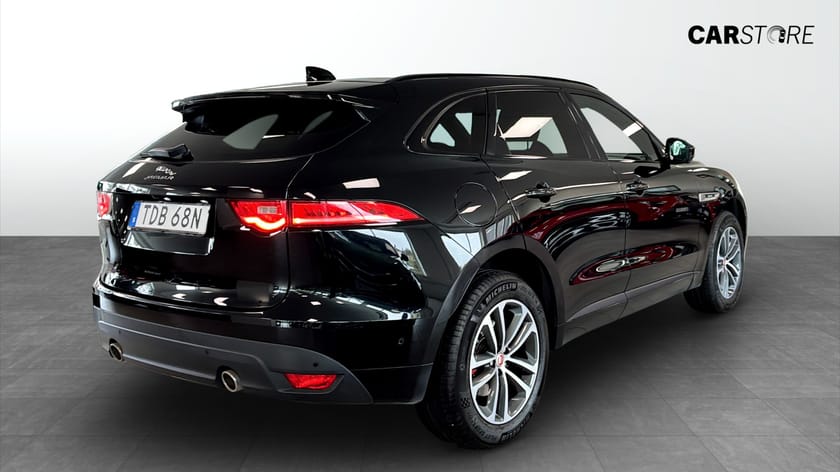 Bild 2 av Jaguar F-Pace 30t AWD R-SPORT 300HK VÄRMARE DRAG KAMERA NAVI