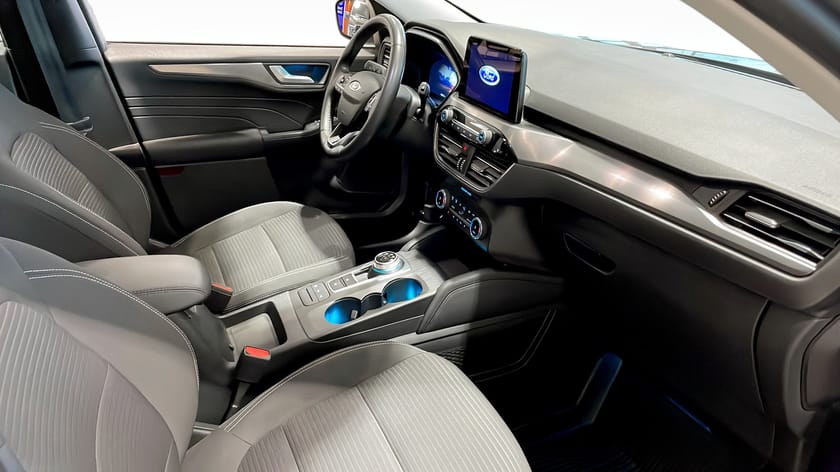 Bild 3 av Ford Kuga Plug-In Hybrid 2,5 PHEV 225Hk FWD Titanium