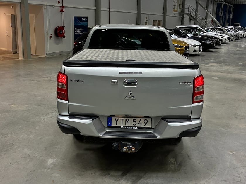 Bild 4 av Mitsubishi L200 Dubbelhytt 2.4 4WD Värmare Drag Flaklock