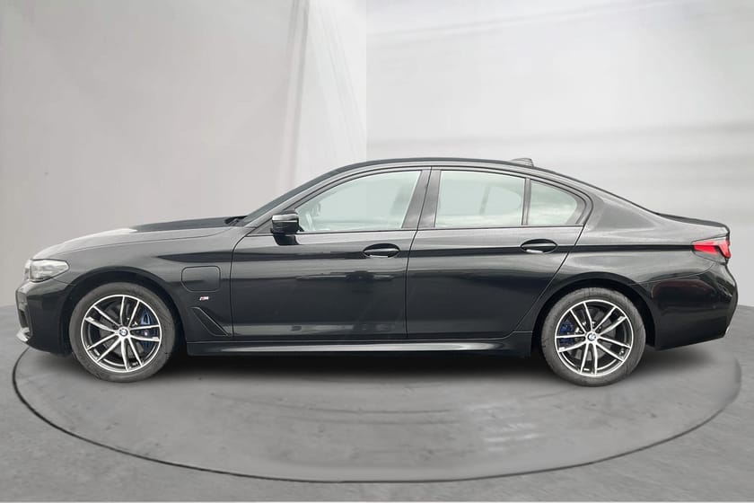 Bild 2 av BMW 530e xDrive Sedan 530 12kWh LCI (292hk) M Sport Drag