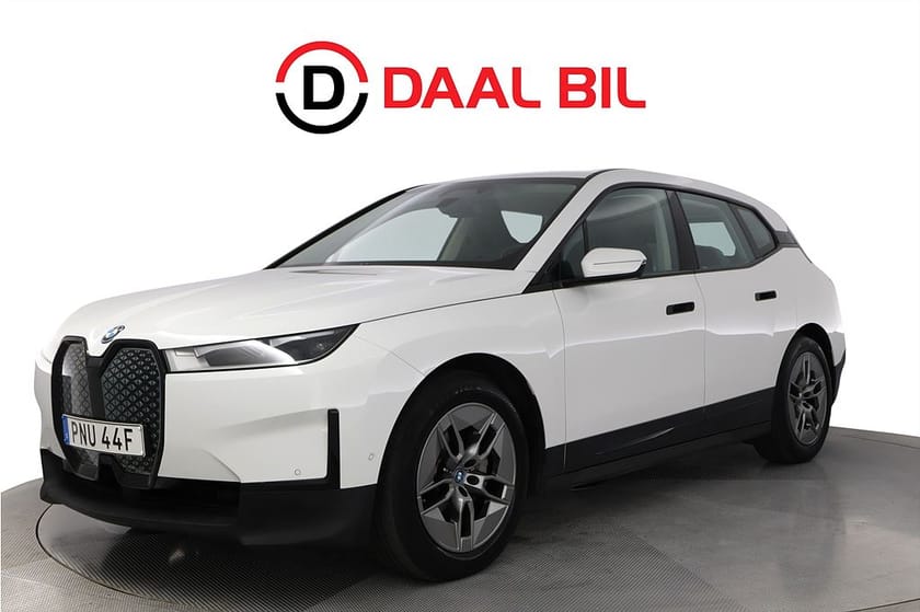 Bild 1 av BMW iX xDrive40 326HK 76,6kWh DRAGKROK VÄRMARE NAVI B-KAM MOMS