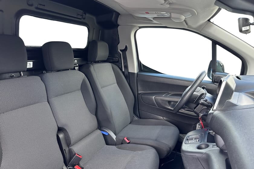Bilde 4 av Toyota ProAce City FJERNSTYRT WEBASTO | HENGERFESTE | APPLE CARPLAY