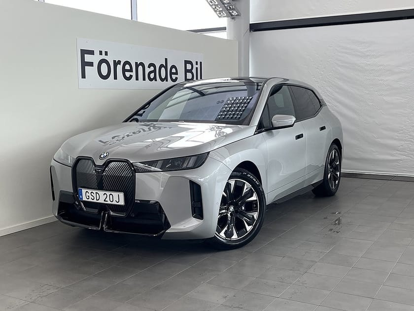 Bild 1 av BMW iX xDrive60 M Sport Drag Panorama Drive/Park Professional