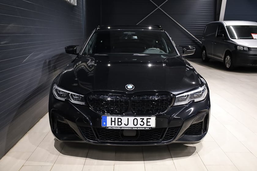 Bild 2 av BMW M340i xDrive Touring 374hk Cockpit/HUD/Laser/Drag