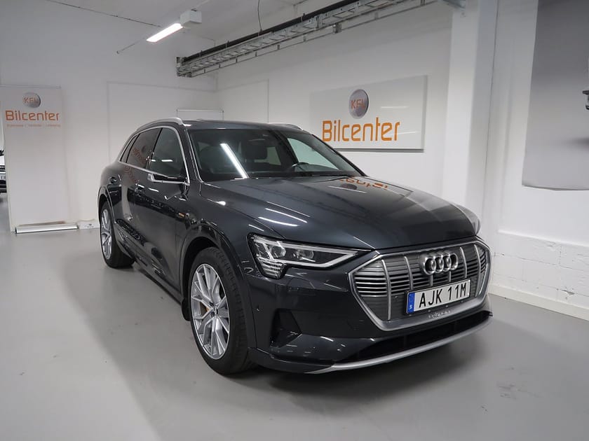 Bild 4 av Audi e-tron 55 quattro Q V-Däck ingår Cockpit-B&O-360°/3D-Pano-Drag-Matrix-