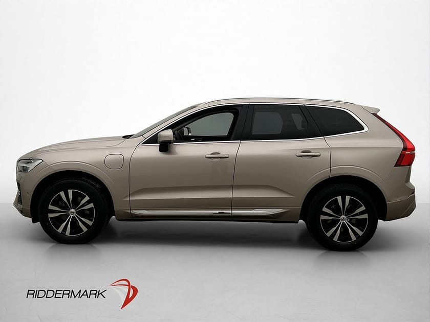 Bild 4 av Volvo XC60 Recharge T6 AWD Core Edition Pano Värm 360° Drag