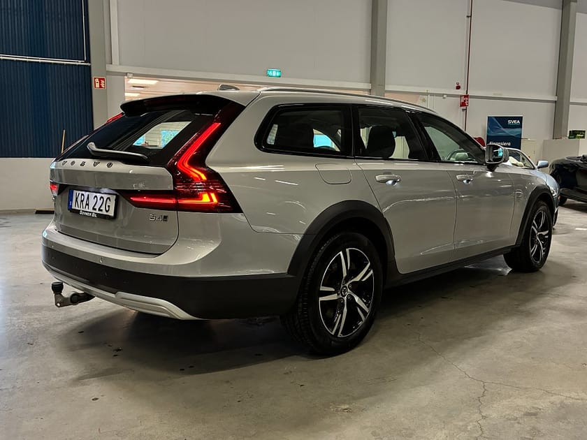 Bild 3 av Volvo V90 Cross Country B4 AWD | Dragkrok | Värmare | LED | V-hjul