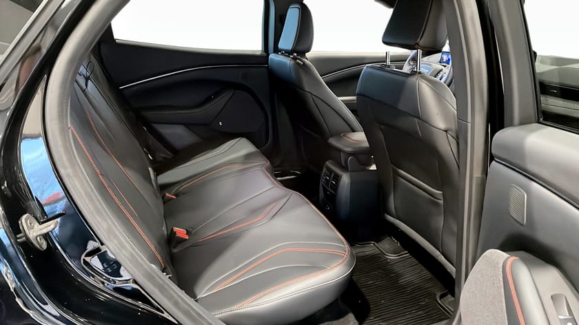 Bild 5 av Ford Mustang Mach-E Long Range AWD 351HK | Teknikpaket | B&O Ljudsystem |