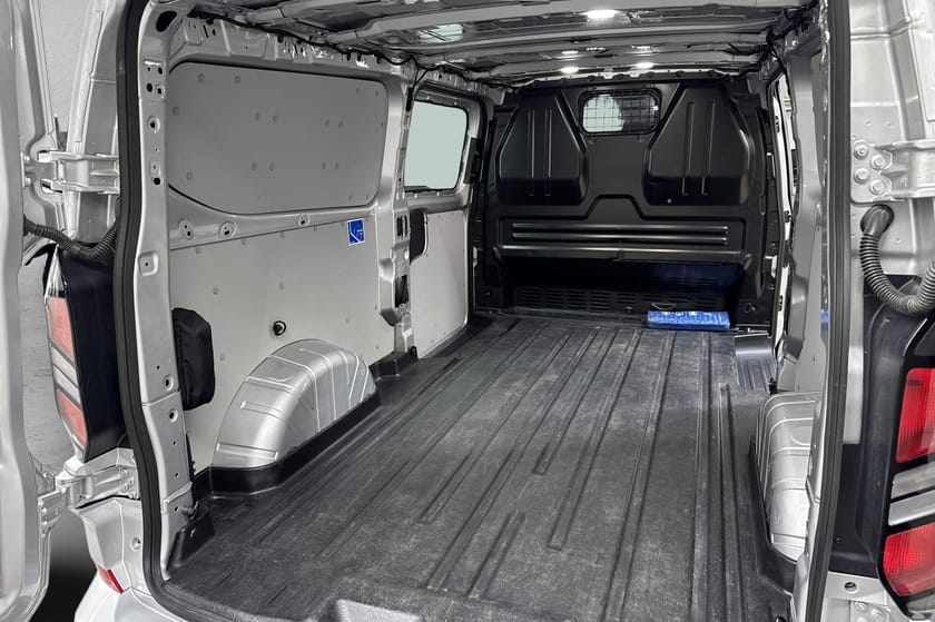 Bilde 5 av Ford Transit Custom 320 AWD L2 170hk Limited, Webasto, ACC, Krok, Service