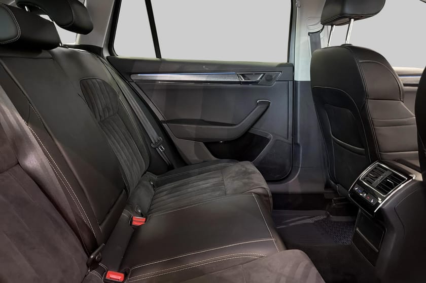 Bild 5 av Škoda Superb Kombi 2.0 TDI 200hk 4x4 Cockpit D-Värmare Drag
