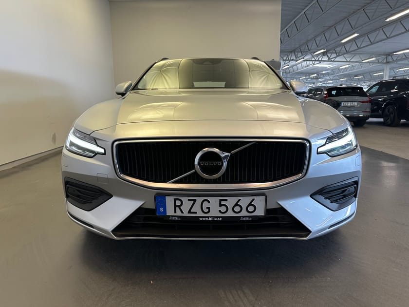 Bild 2 av Volvo V60 T5 Momentum Edition / Dragkrok / Sensorer Bak/Fram / Backkamera
