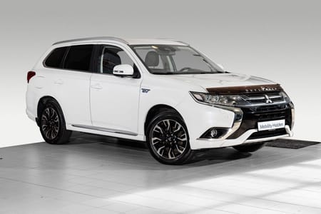 Mitsubishi Outlander PHEV H.feste/Skinn/Rattvarme/S.historikk/360-kam++