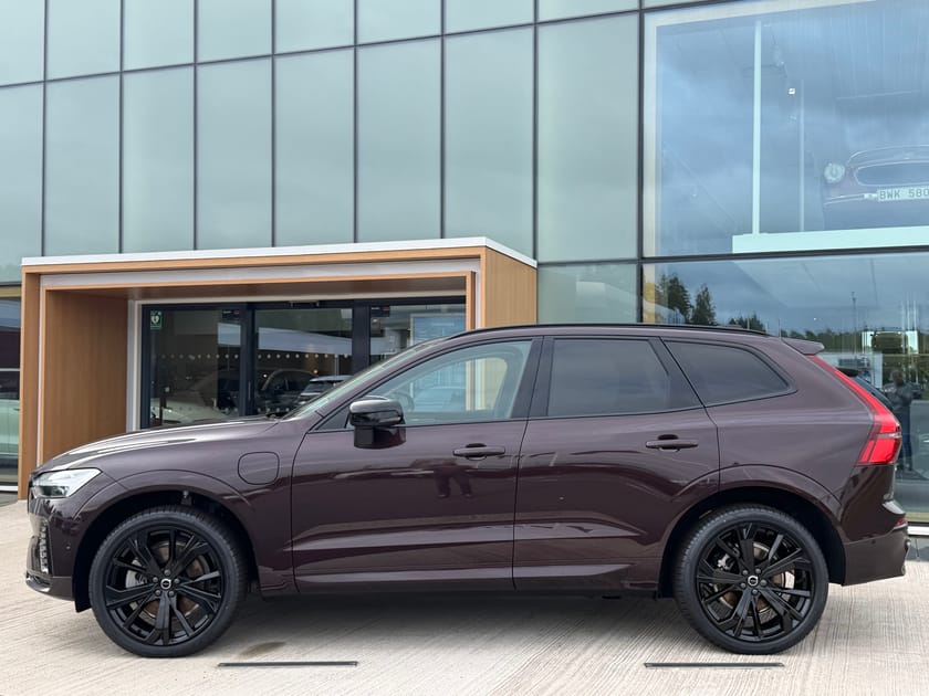 Bild 2 av Volvo XC60 T6 Plus Dark Nordic Edition Lagerbil