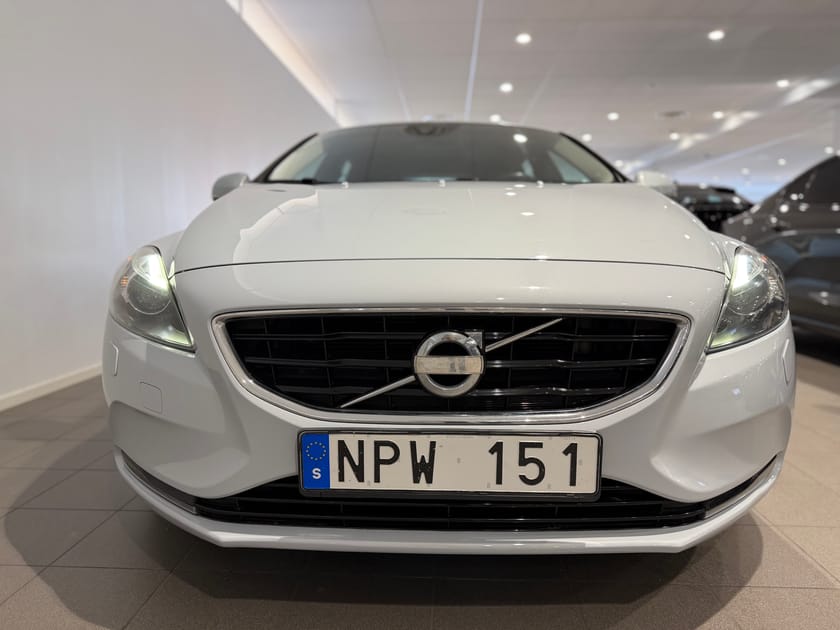 Bild 2 av Volvo V40 T4 Summum / Farthållare /