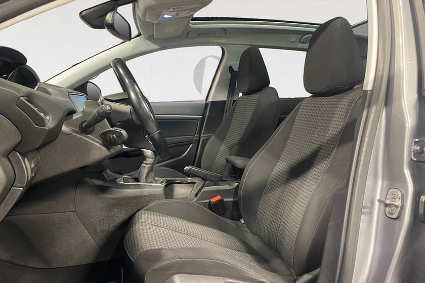 Bild 3 av Peugeot 308 SW 1.2 PureTech 110 HK ACTIVE NAVI PANO KAMREM BYTT