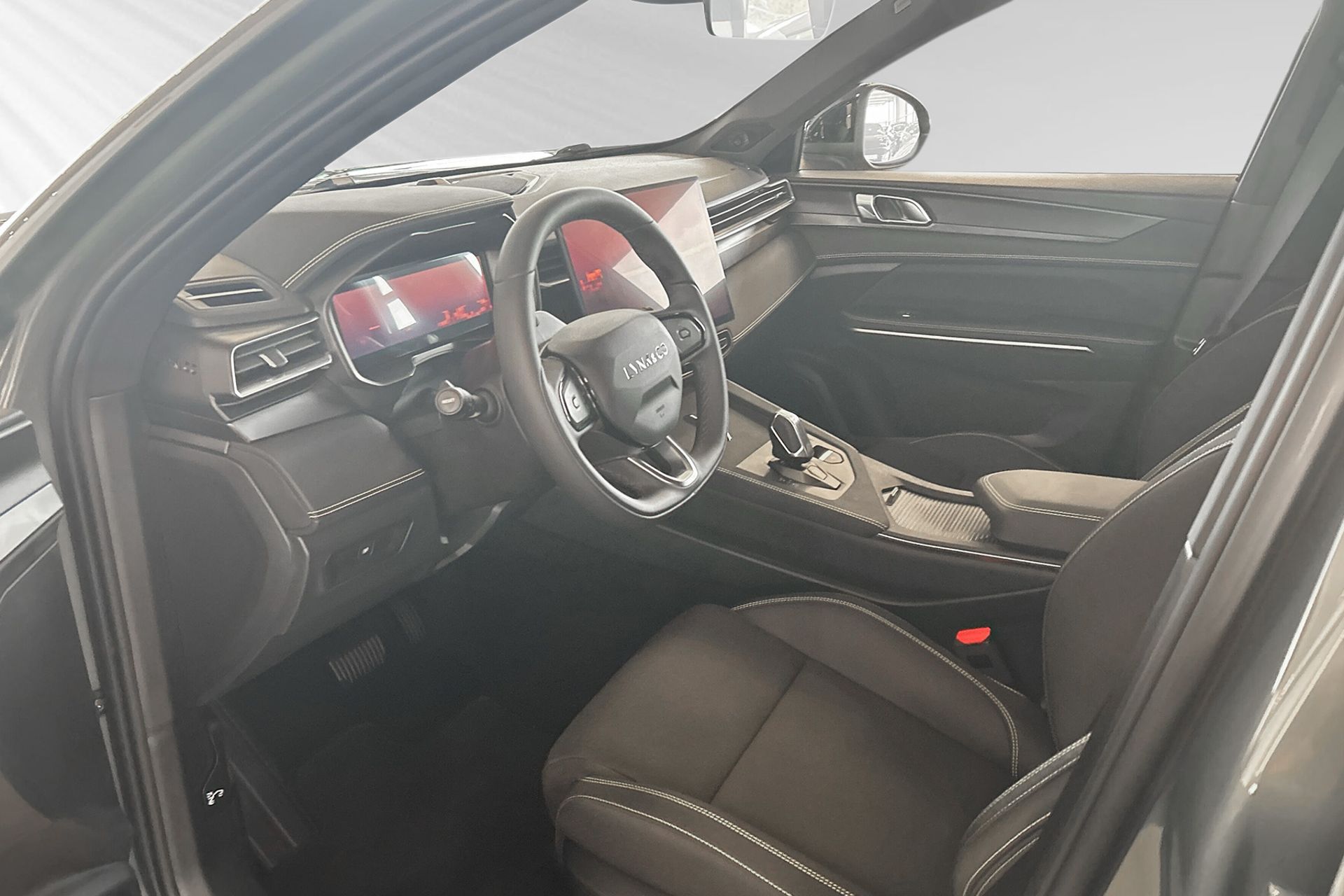 Lynk & Co 01 PHEV 2025, bild 6/10