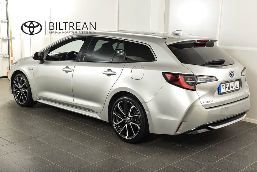Bild 3 av Toyota Corolla Touring Sports Hybrid Kombi 2,0 Elhybrid Executive Panorama Navi 184hk