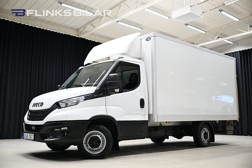 Bild 1 av Iveco Daily 35-140 Chassi Cab 136HK Automat|Volymskåp|Bakgavellyft|Sidodörr|Lågmil
