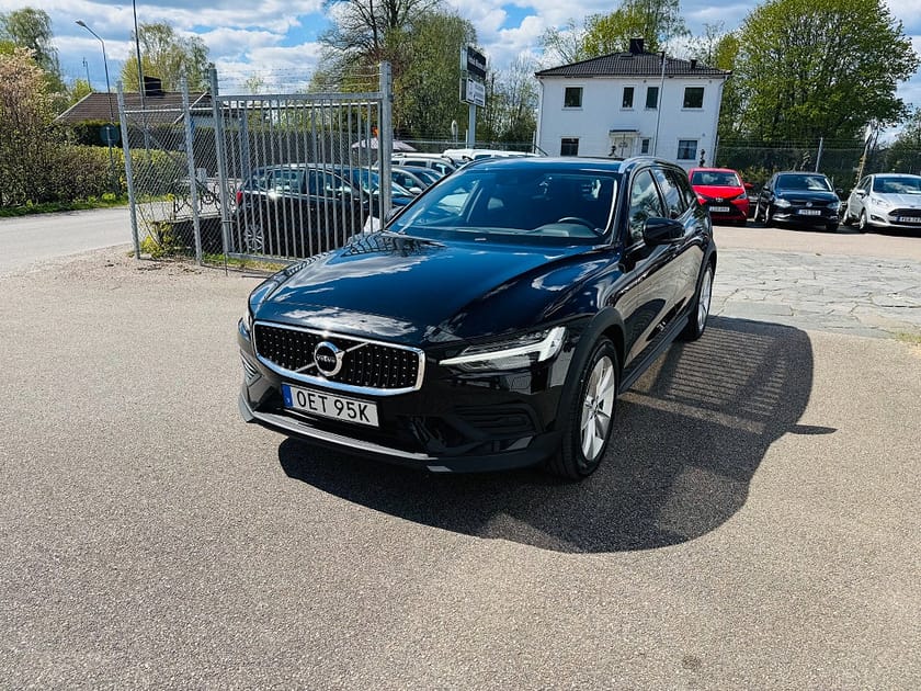 Bild 2 av Volvo V60 Cross Country B4 197HK AWD AUTOMAT / PILOT / NAVI / DRAG / VÄRMARE