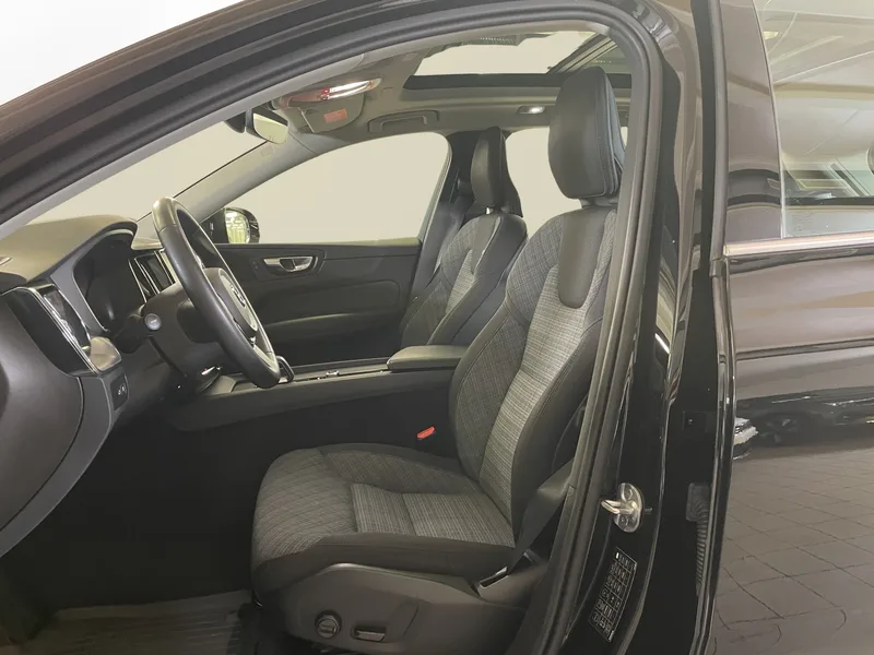 Bild 9 av 14 – Volvo XC60 Recharge T6 Core Edition