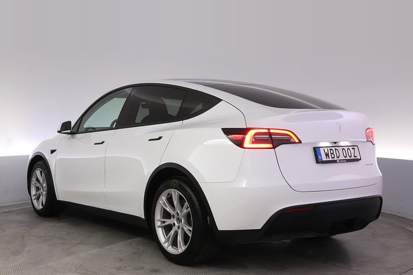 Bild 4 av Tesla Model Y Long Range AWD Autopilot Panorama