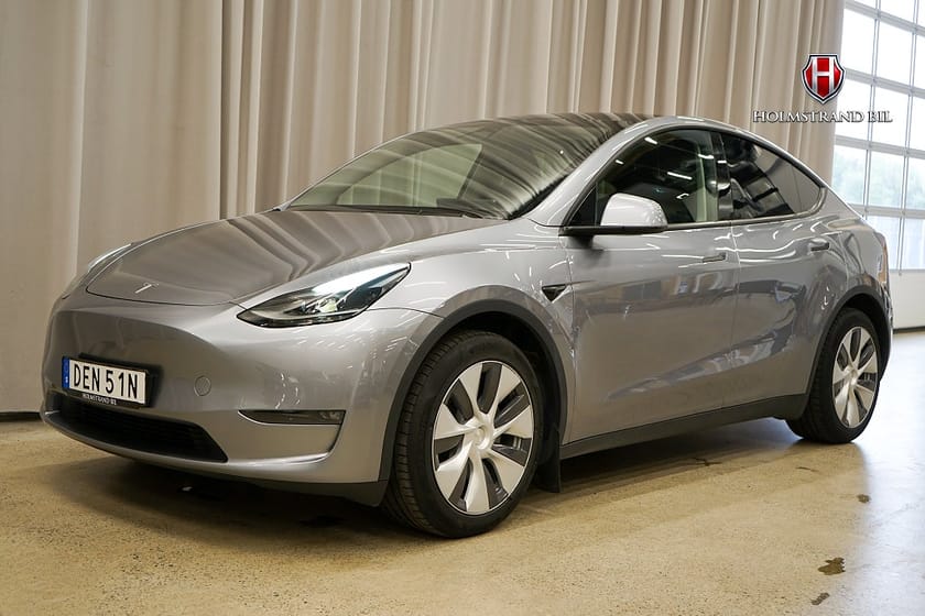 Bild 4 av Tesla Model Y Long Range AWD Drag Värmepump Rattvärme Kamera MOMS
