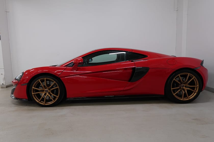 Bild 4 av McLaren 570S 570GT 3.8 V8 B&W Lift Kolfiber Sport-avgas Sv-såld En ägare