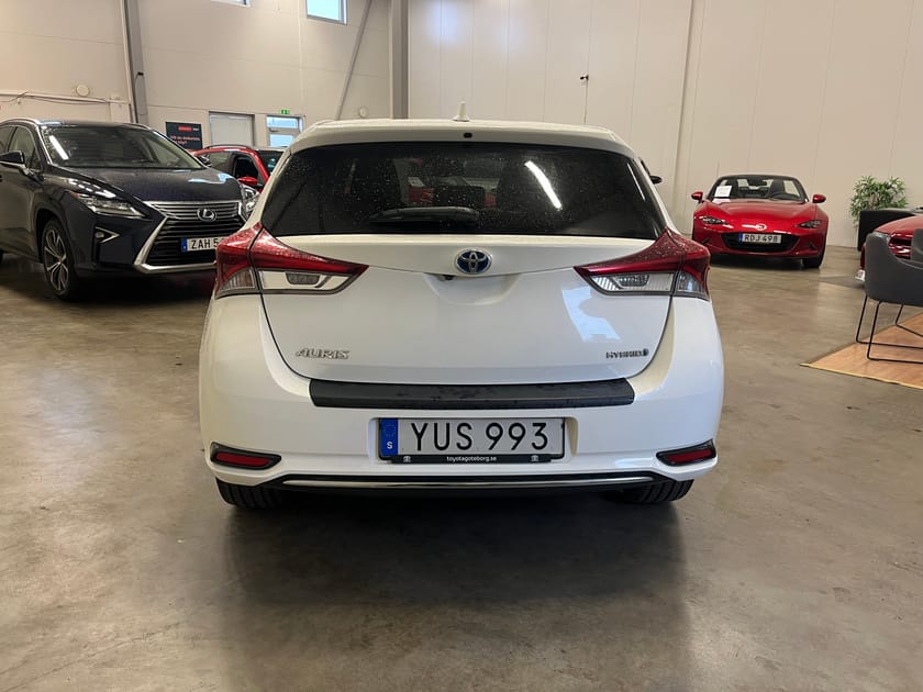 Bild 4 av Toyota Auris Hybrid e-CVT Intense Edition Kamera 136hk