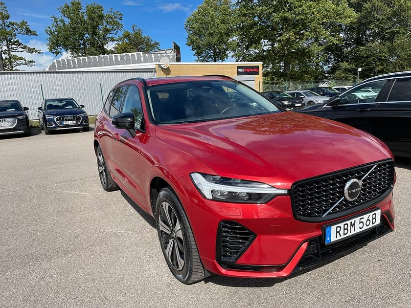 Bild 2 av Volvo XC60 T6 Recharge Plus Dark plug in AWD 350HK 4x4 Panorama Läder