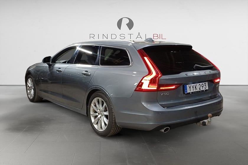 Bild 5 av Volvo V90 D4 190 HK AUT AWD MOMENTUM DRAG D-VÄRM PDC KAMREM BYTT