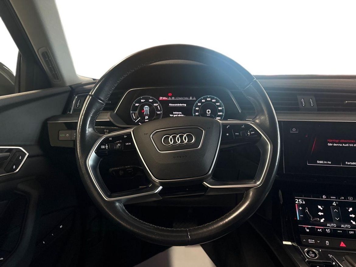 Audi Audi Q8 55 e-tron quattro — bild 13