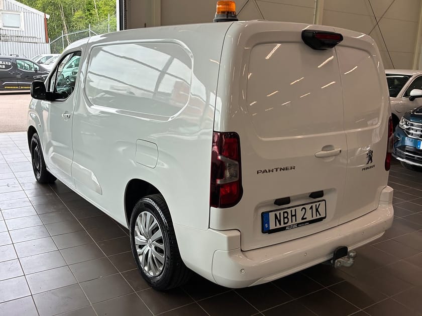 Bild 2 av Peugeot Partner Utökad Last Pro+ L2 1.5 BlueHDi 130 EAT Euro 6 Värmare/Kamera