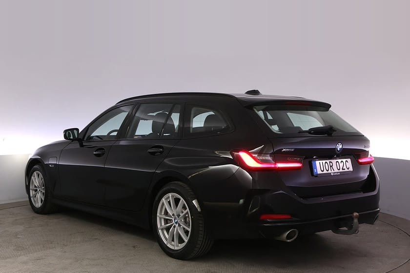 Bild 4 av BMW 330e xDrive Touring Drag Farthållare Kamera Navi