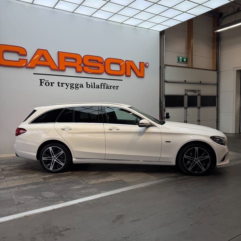 Bild 3 av Mercedes-Benz C 300 T de Avantgarde Backkamera Värmare Dragkrok Navi