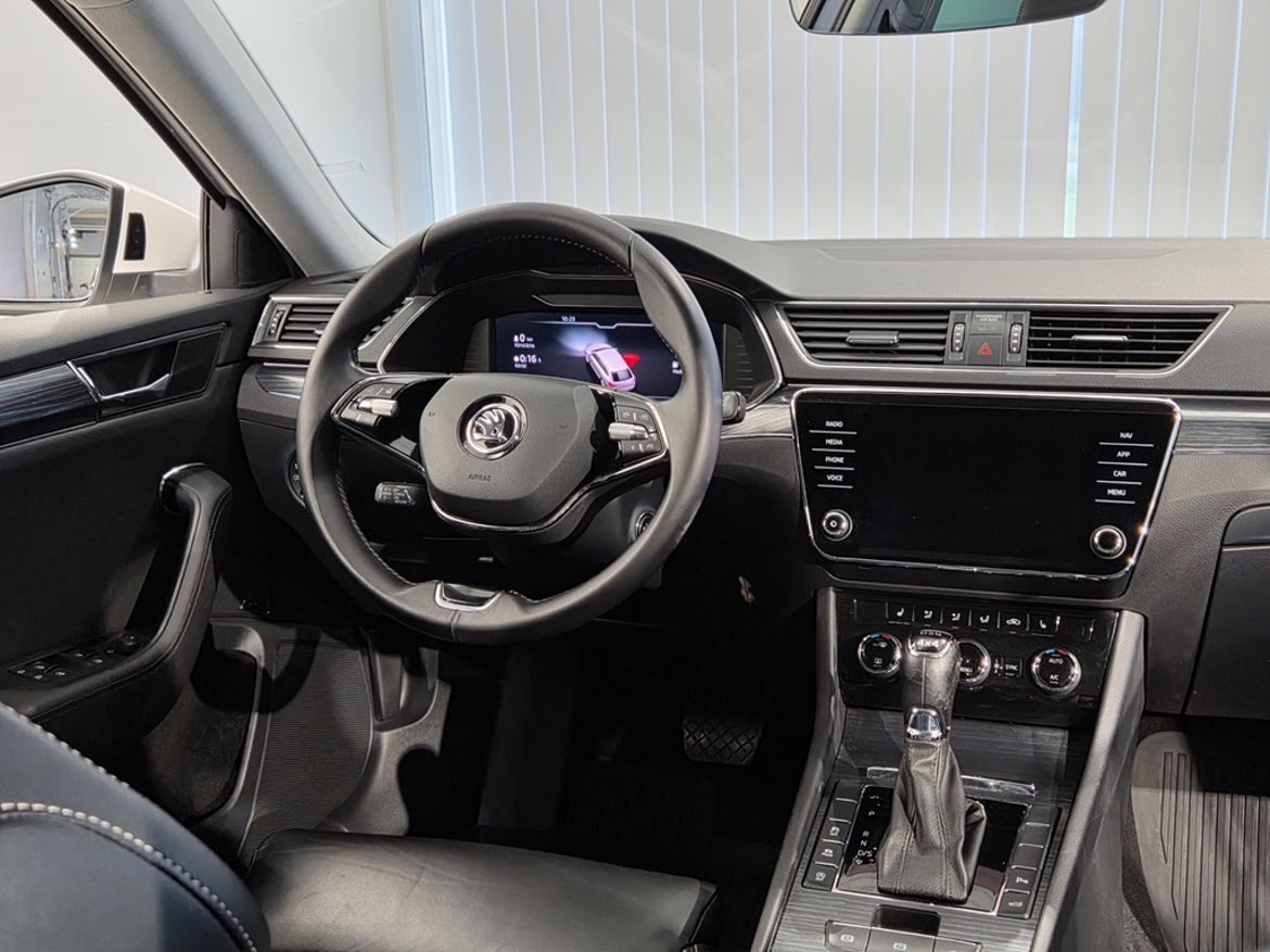 Škoda Škoda Superb Kombi — bild 12