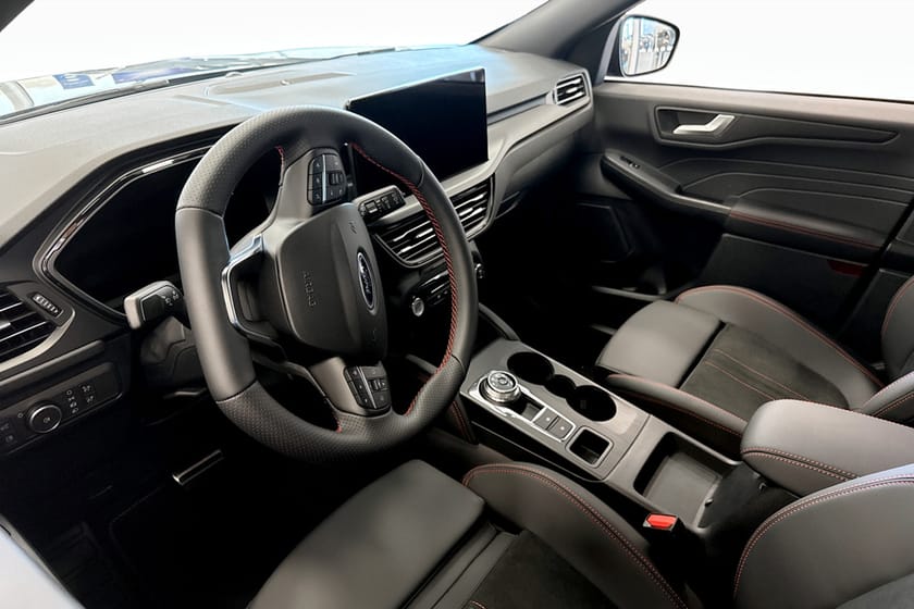 Bild 4 av Ford Kuga Plug-In Hybrid ST-Line X 2.5 FWD 243hk Black Edition CVT