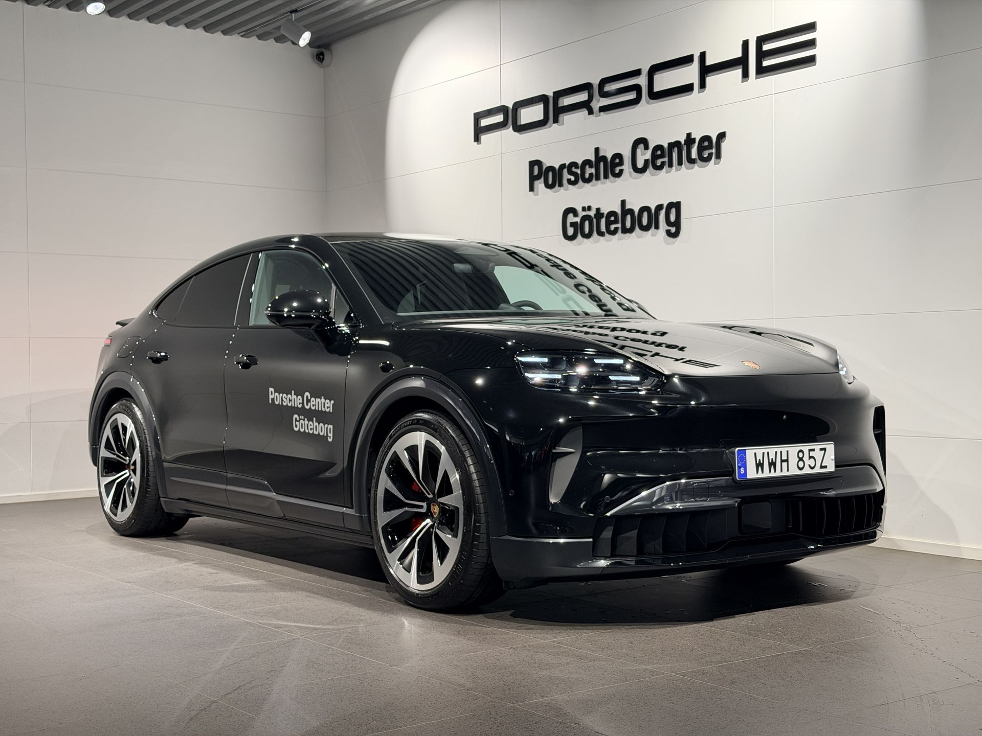 Porsche Cayenne S Coupé Electric 2026, kuva 2/10