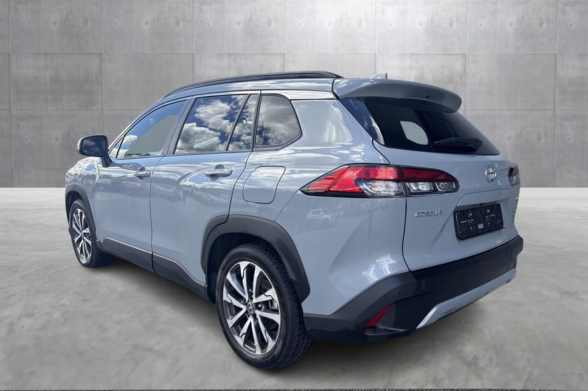 Bilde 2 av Toyota Corolla Cross Hybrid AWD-i Executive I Skinn I