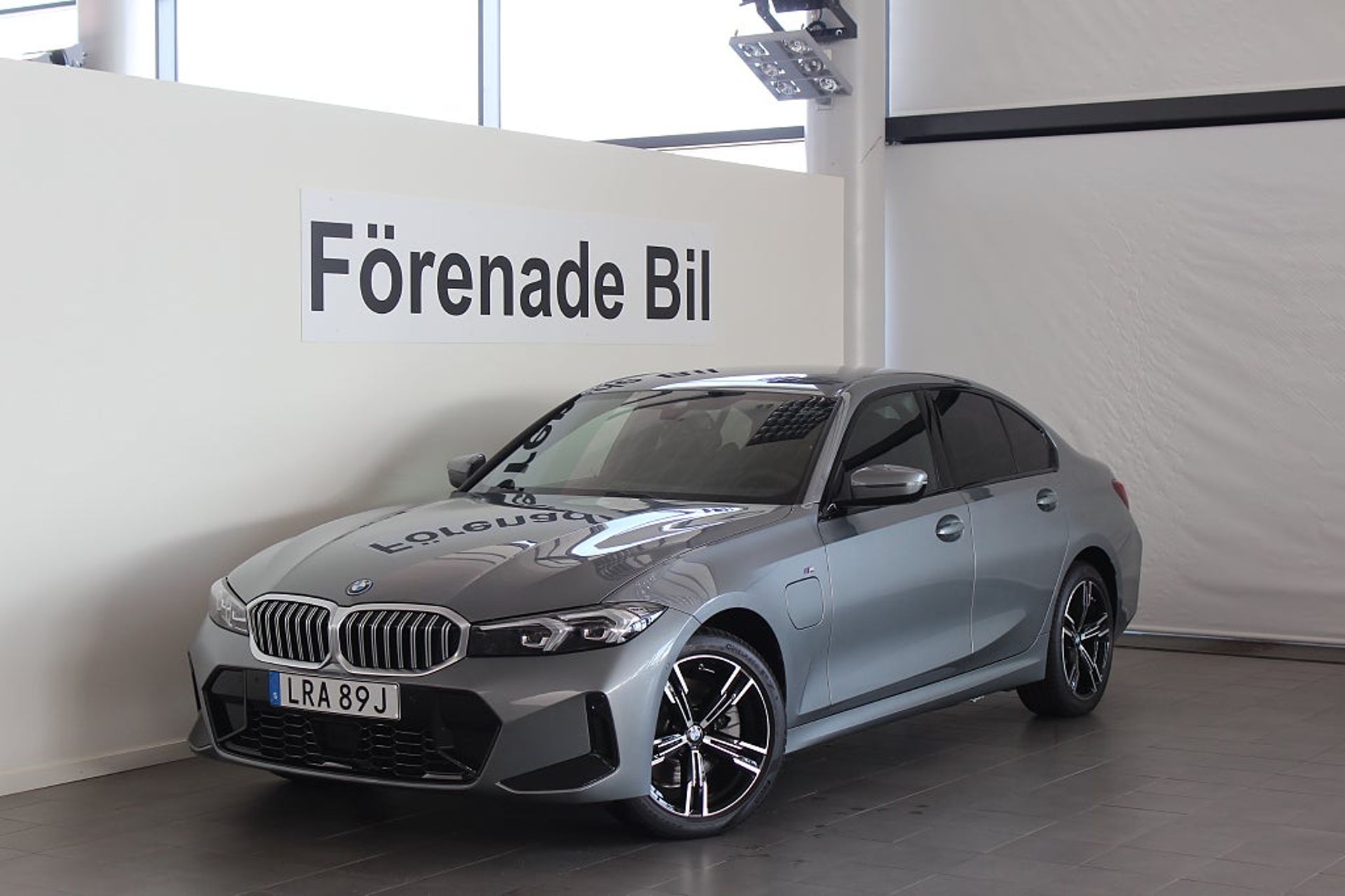 BMW 330