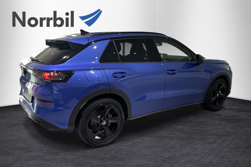 Bild 5 av Volkswagen T-Roc R-Line eTSI 150 DSG Black Style 20 tum 360 kameror