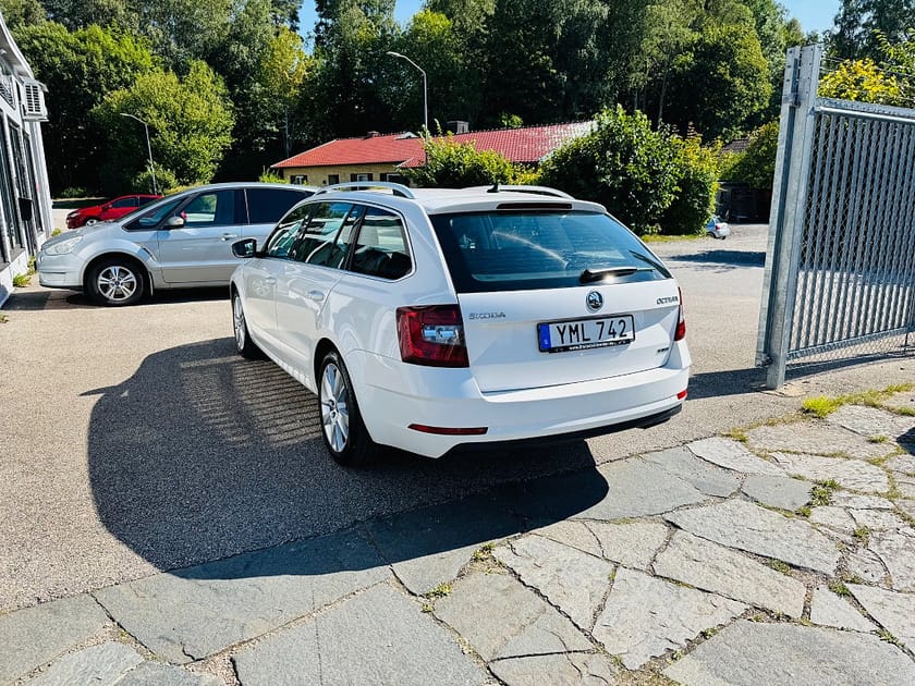 Bild 4 av Škoda Octavia Kombi Skoda 1.4 TSI 110HK G-TEC STYLE / DRAG / CARPLAY