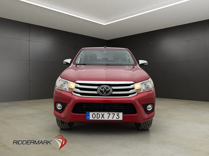 Bild 2 av Toyota Hilux Dubbelhytt 2.4 AWD 150hk Dragkrok B-Kamera Diff 1-ÄGARE