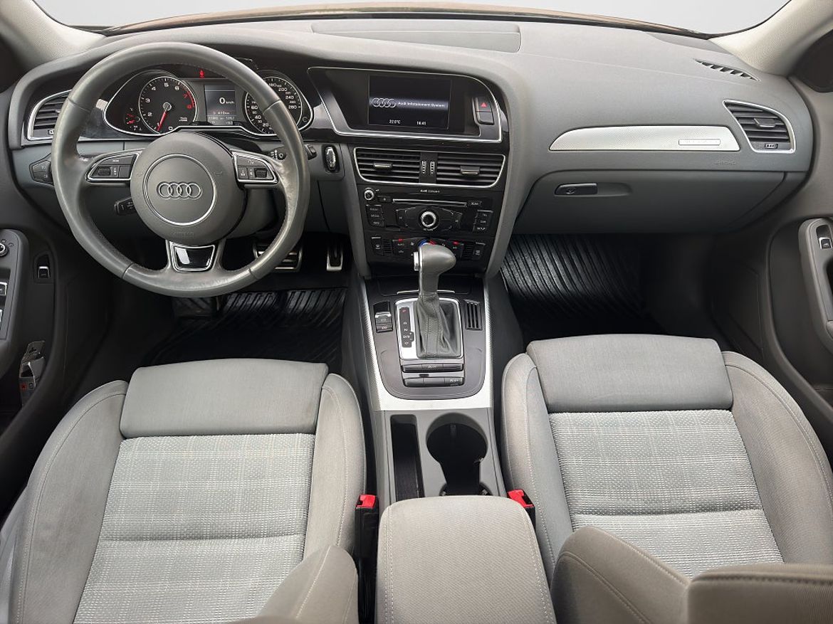 Audi A4 Sedan, bild 11 av 17