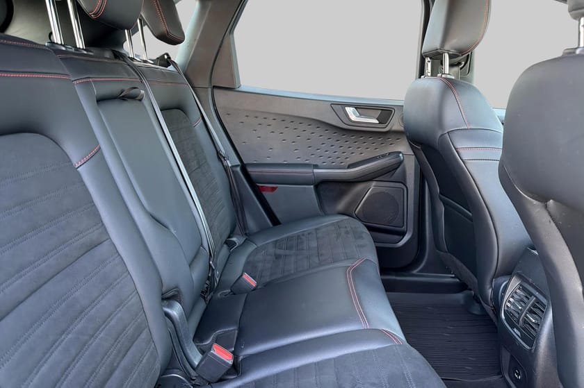 Bild 5 av Ford Kuga Plug-In Hybrid ST-Line X B&O Kamera Drag