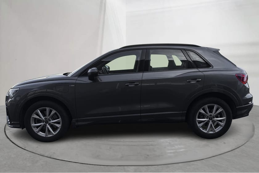 Bild 2 av Audi Q3 45 TFSI e (245hk) S Line Matrix LED
