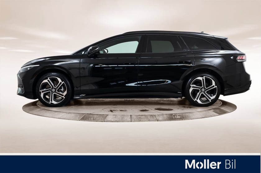 Bilde 2 av Volkswagen ID.7 GTX Tourer