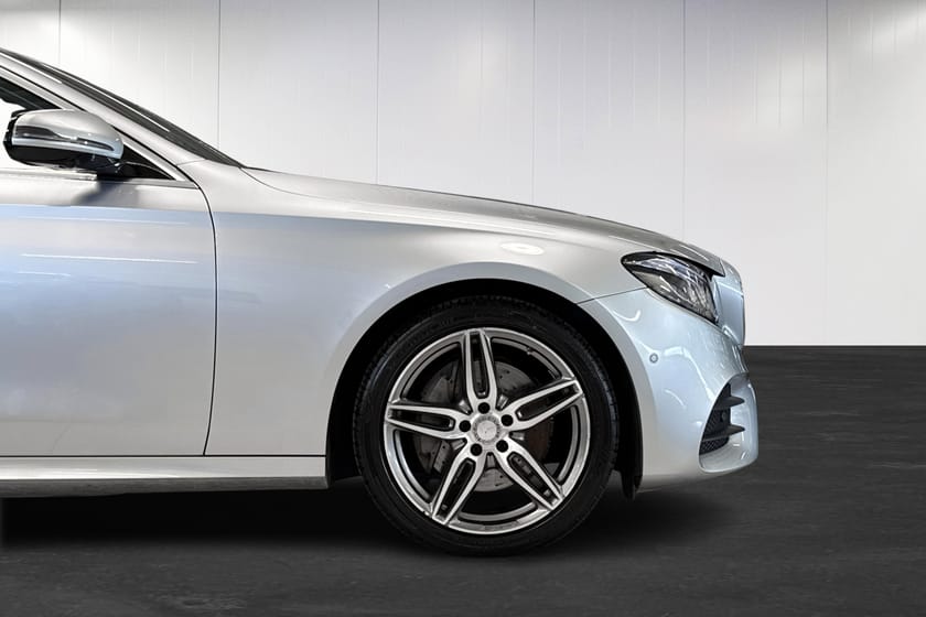 Bild 5 av Mercedes-Benz E 220 d SEDAN | AMG | HUD | 360 KAMERA | DRAG